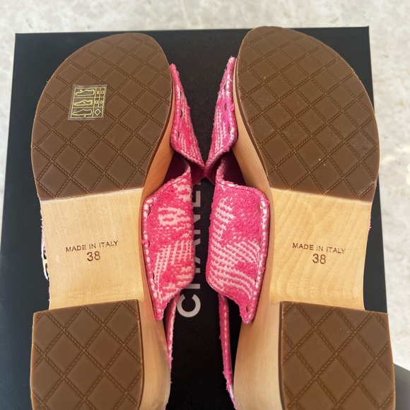 Chanel NIB 2024 Interlocking CC Logo Slingback Sandal  Size 8 | IT 38 - Picture 9 of 10